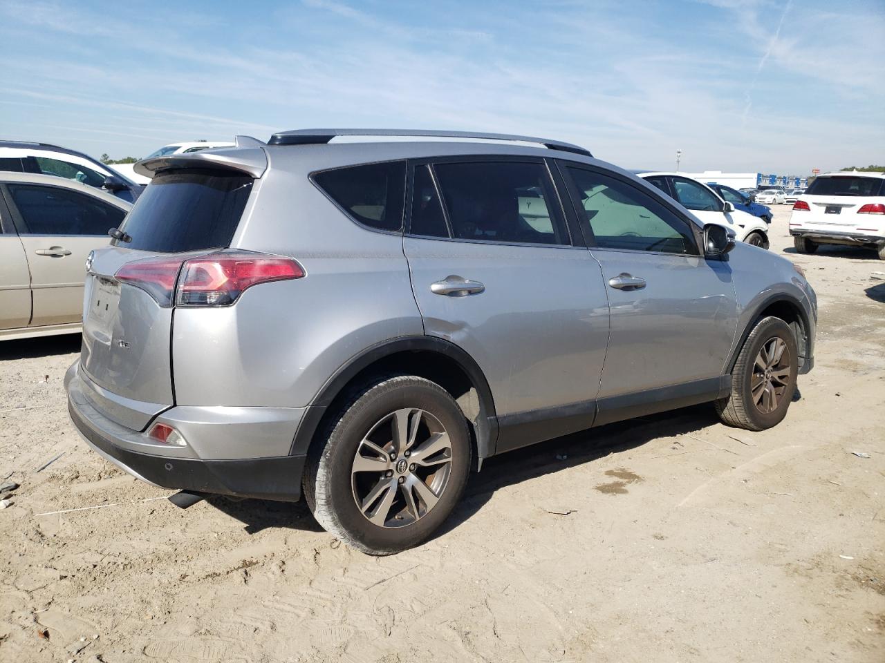 2018 Toyota RAV 4 - Image 3