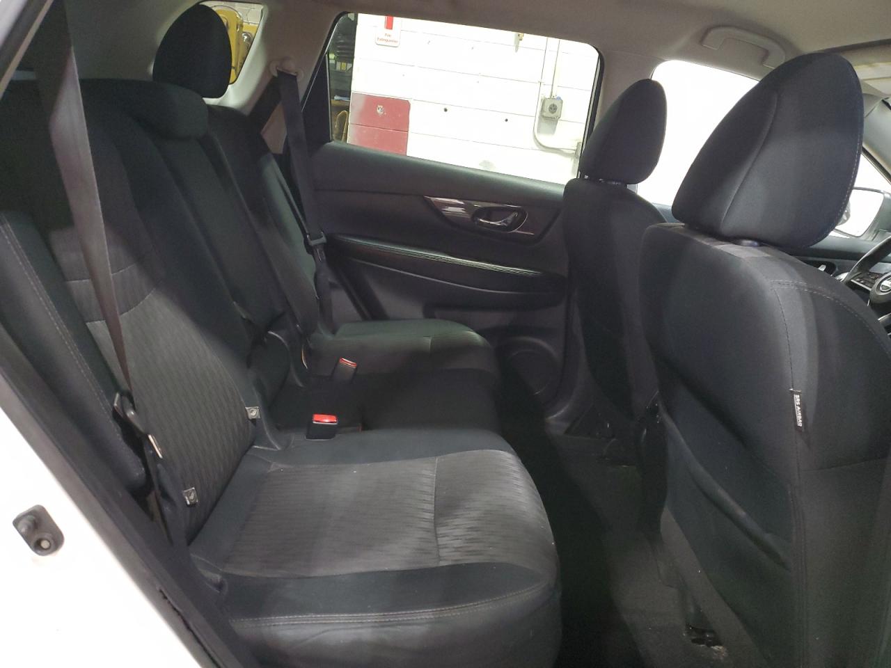2018 Nissan Rogue - Image 11