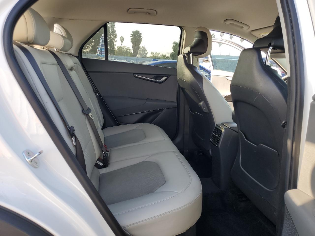 2024 Kia Niro - Image 12