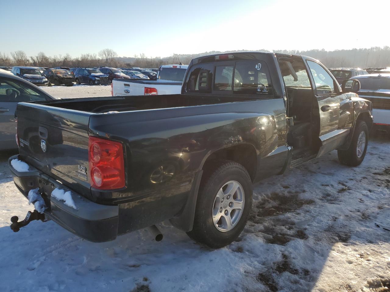 2007 Dodge Dakota - Image 3