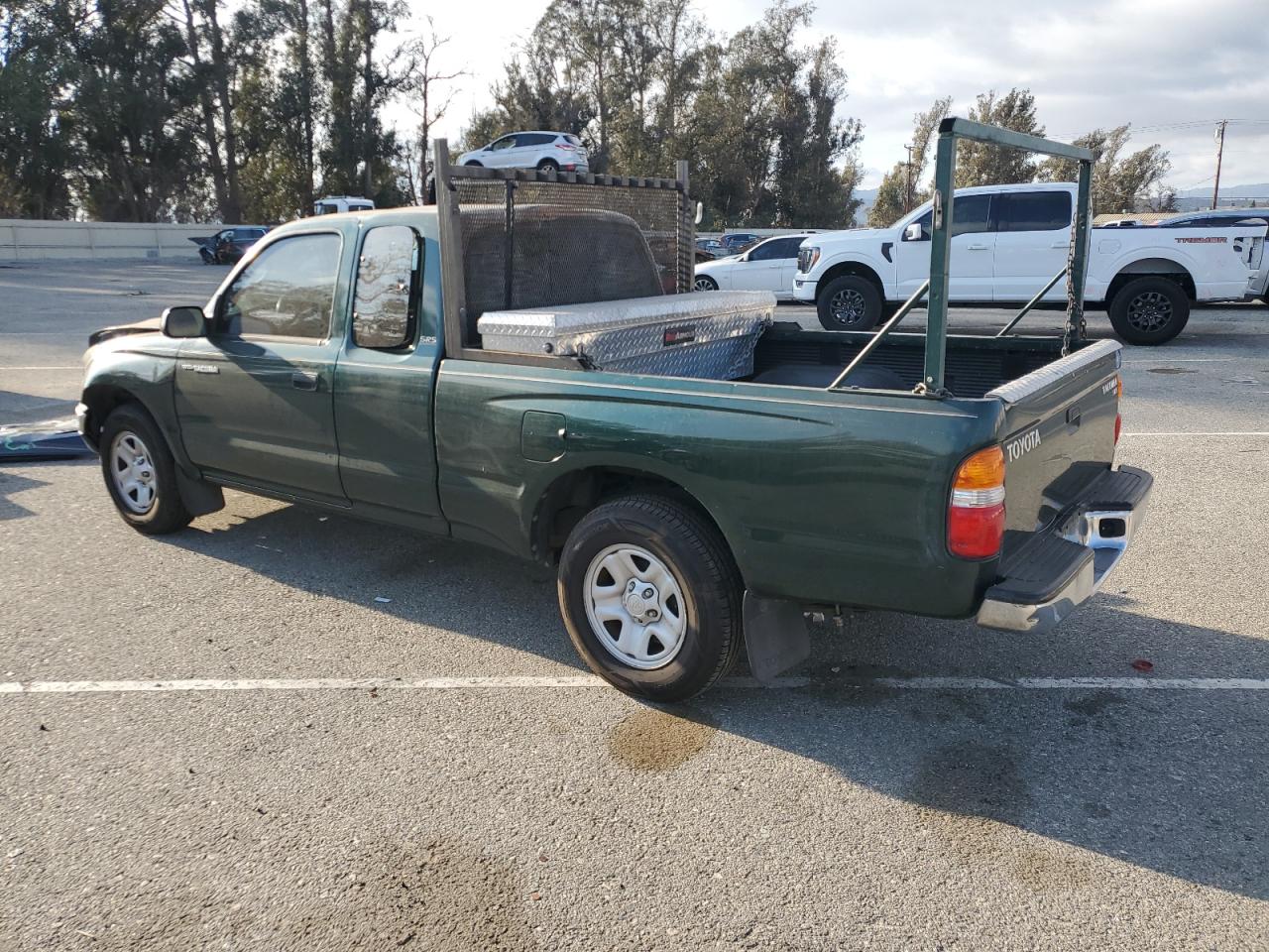 2004 Toyota Tacoma - Image 2