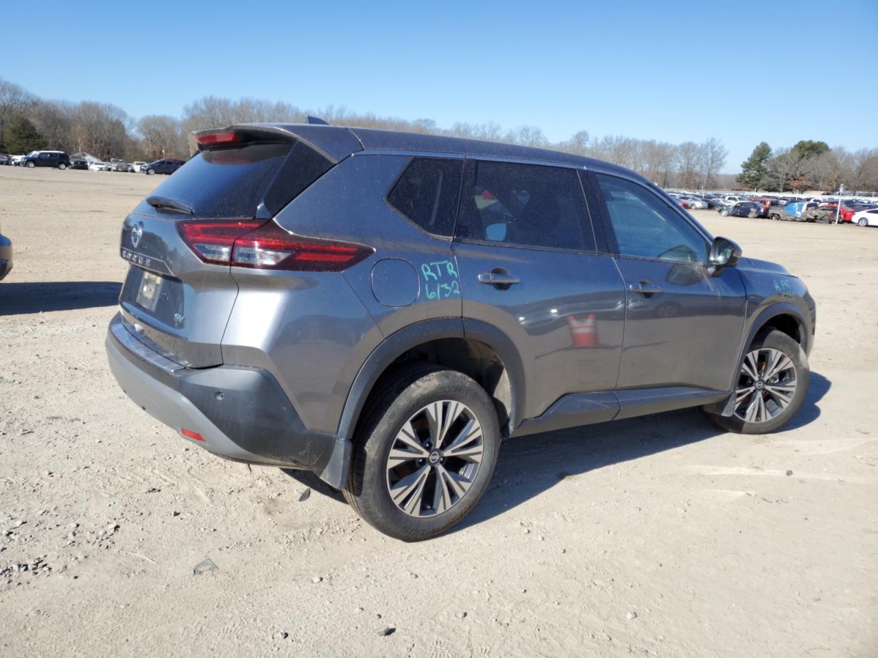 2021 Nissan Rogue - Image 3