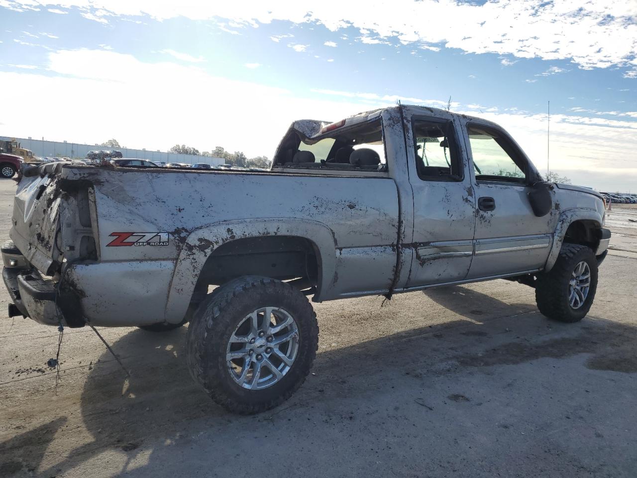 2005 Chevrolet Silverado - Image 3