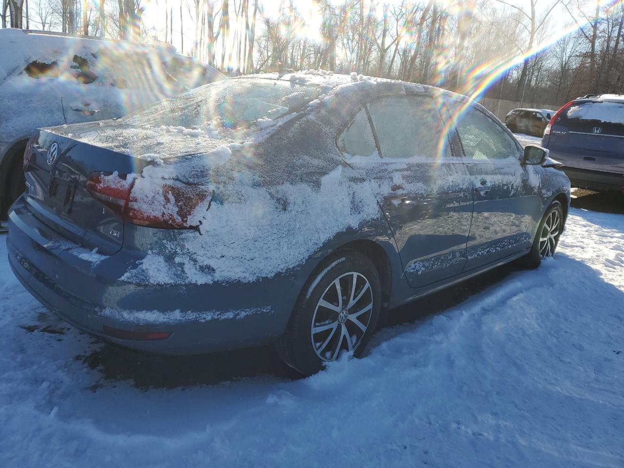 2017 Volkswagen Jetta - Image 3