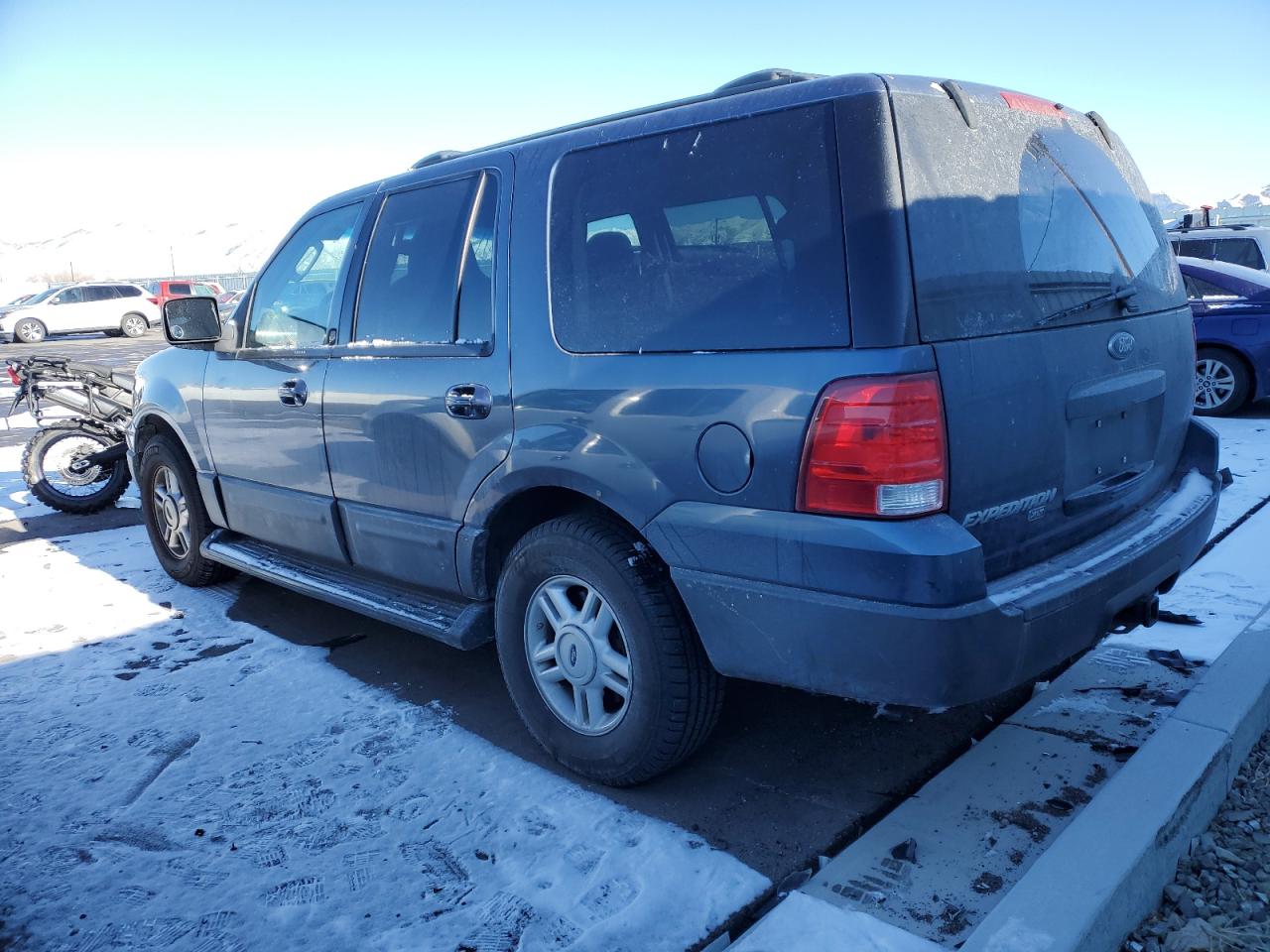 2004 Ford Expedition - Image 2
