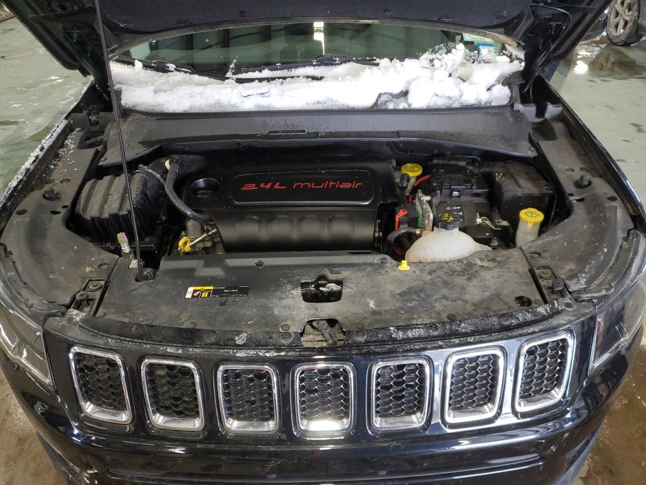 2018 Jeep Compass - Image 12