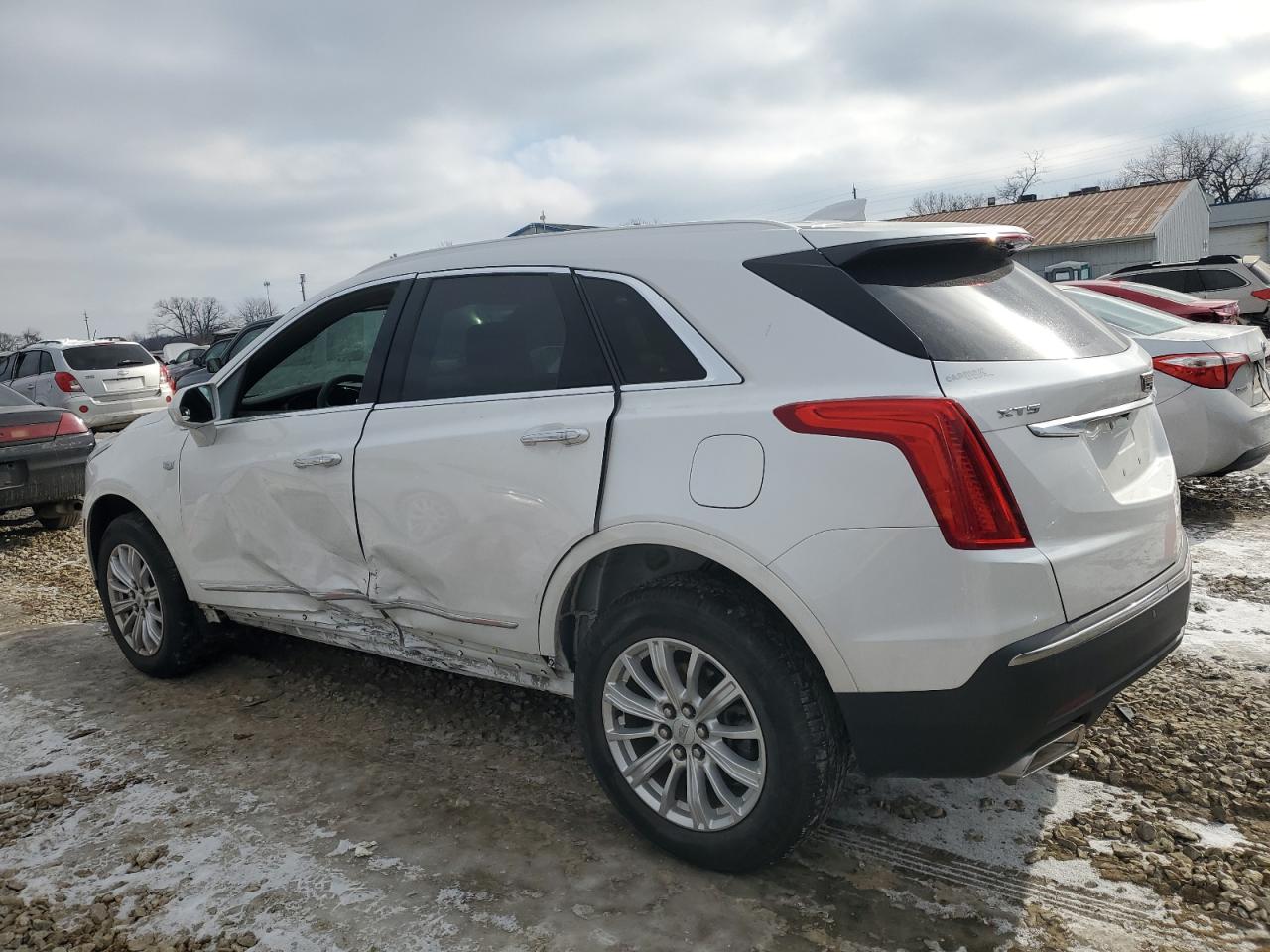 2017 Cadillac XT5 - Image 2