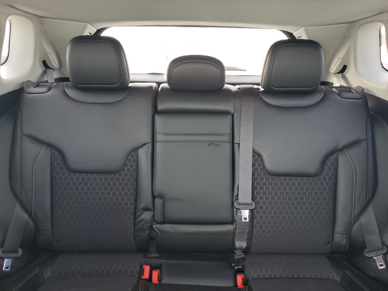 2018 Jeep Compass - Image 10