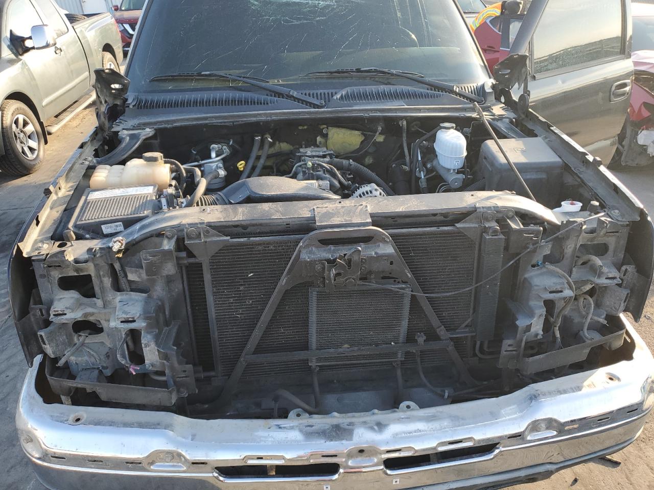 2005 Chevrolet Silverado - Image 11