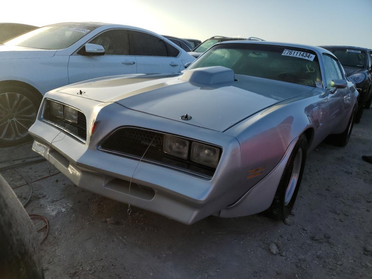 1977 Pontiac Firebird VIN: 2W87Z7N152633 Lot: 41438935