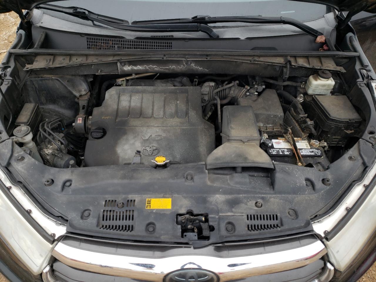2015 Toyota Highlander - Image 12