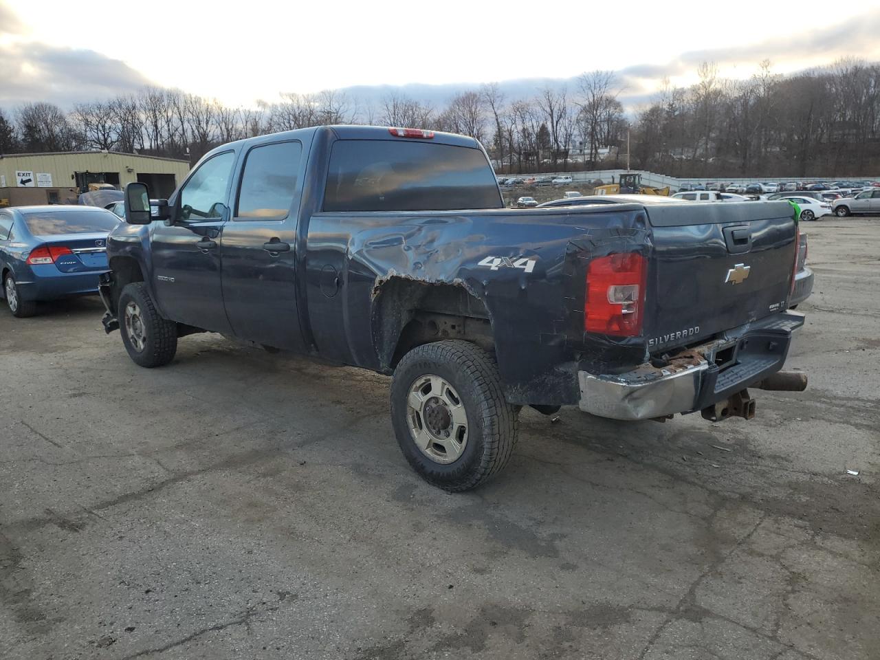 2011 Chevrolet Silverado - Image 2