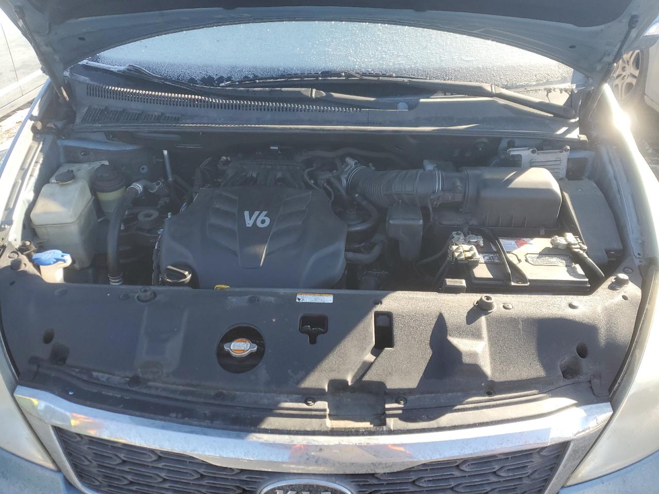 2012 Kia Sedona - Image 12