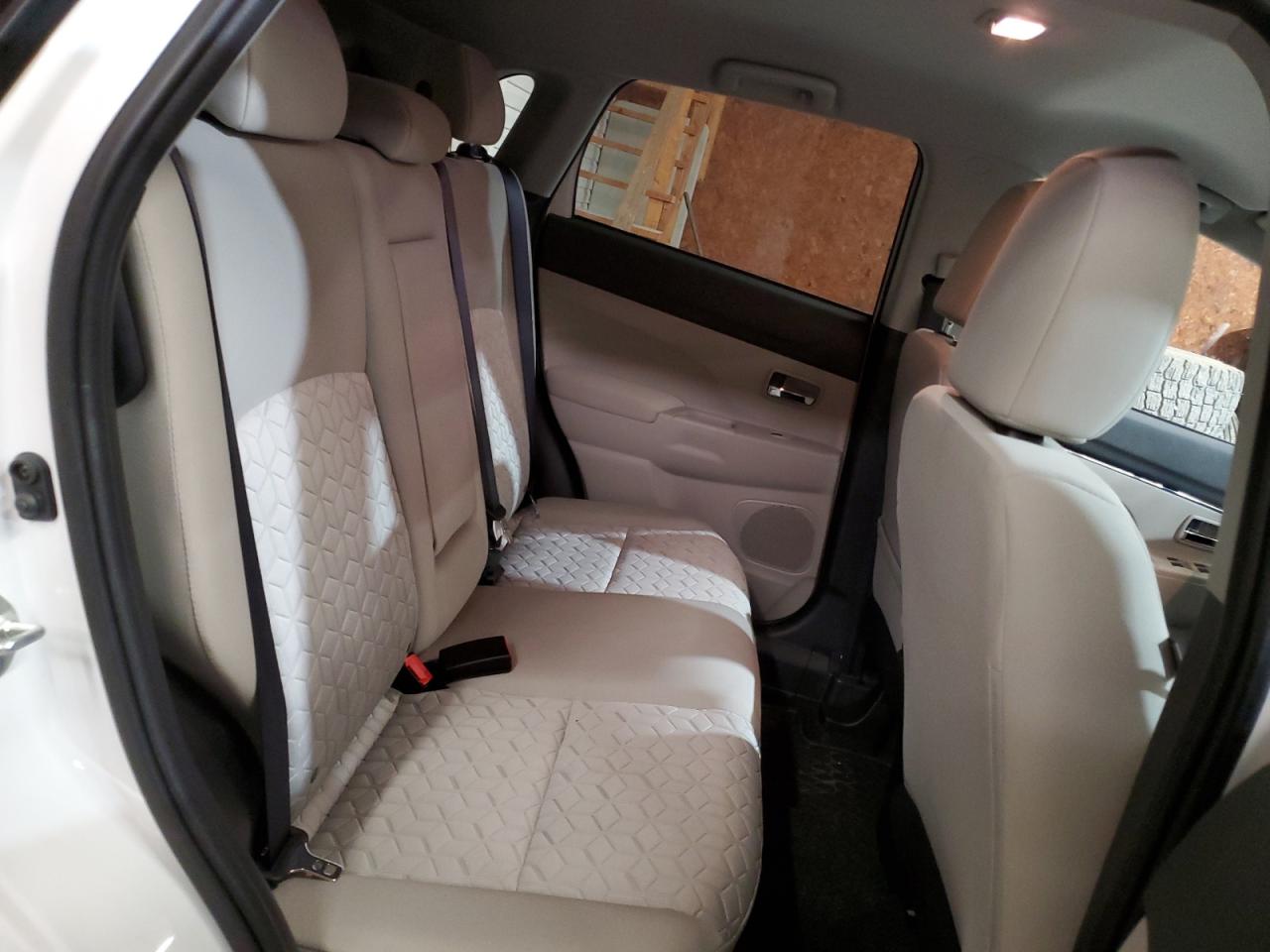 2021 Mitsubishi Outlander - Image 11