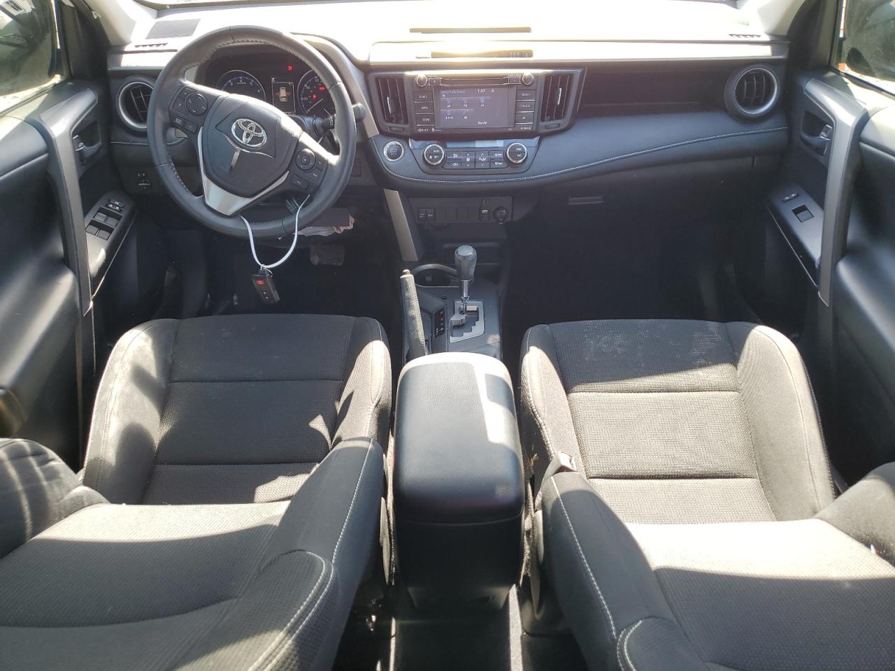 2018 Toyota RAV 4 - Image 8