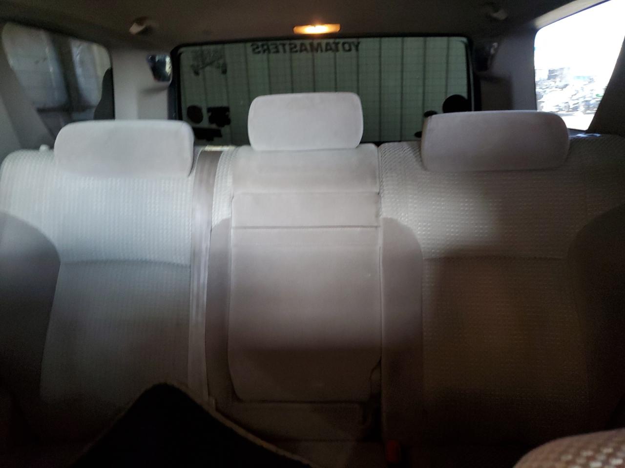 2004 Toyota 4Runner - Image 10