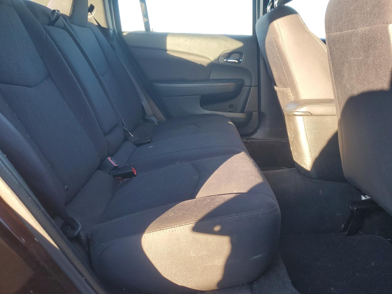 2013 Chrysler 200 - Image 10