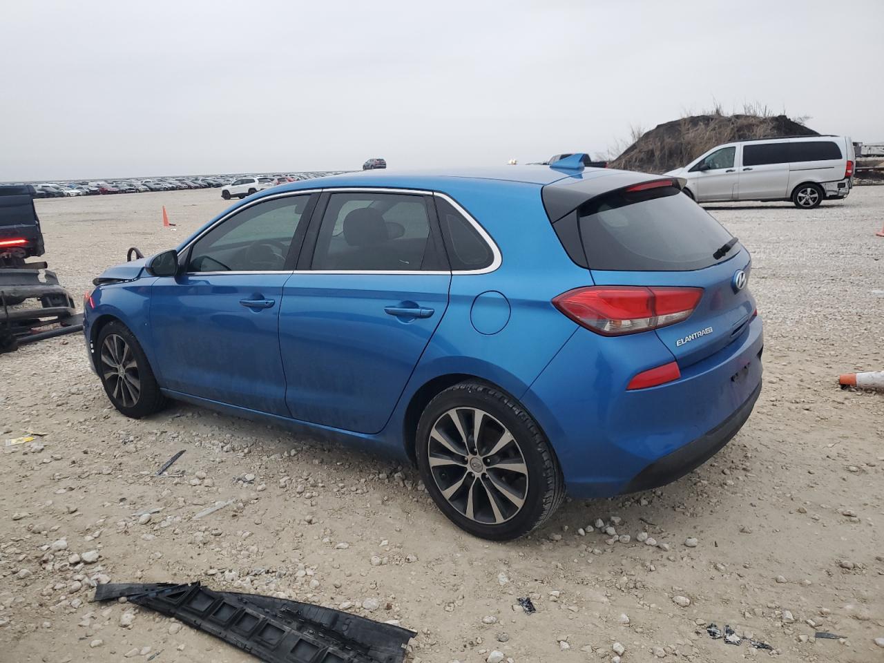 2018 Hyundai Elantra - Image 2