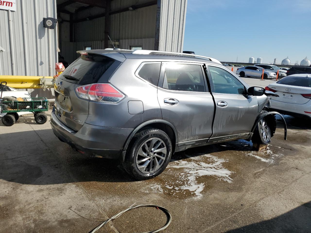 2016 Nissan Rogue - Image 3