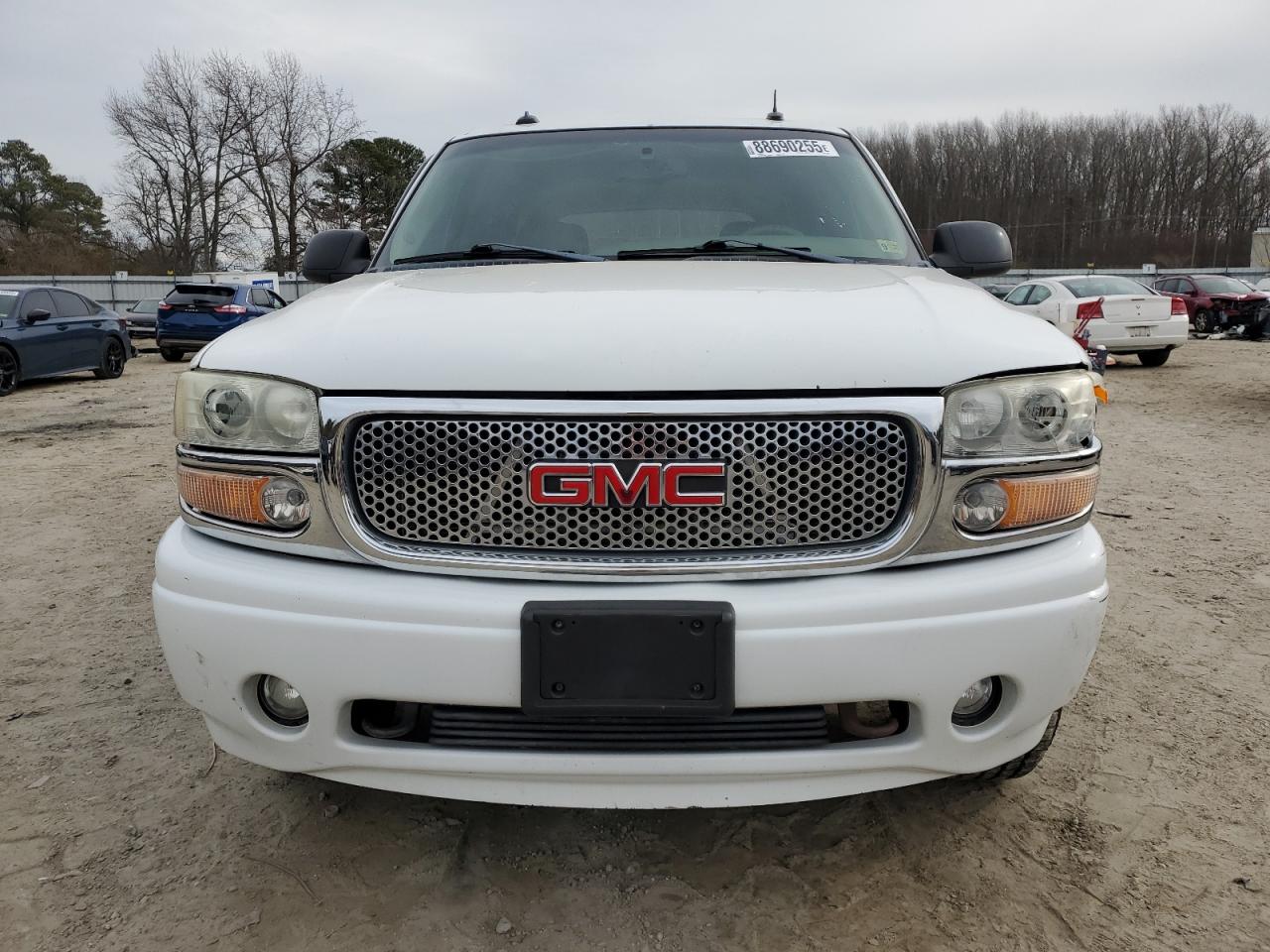 2003 GMC Yukon - Image 5