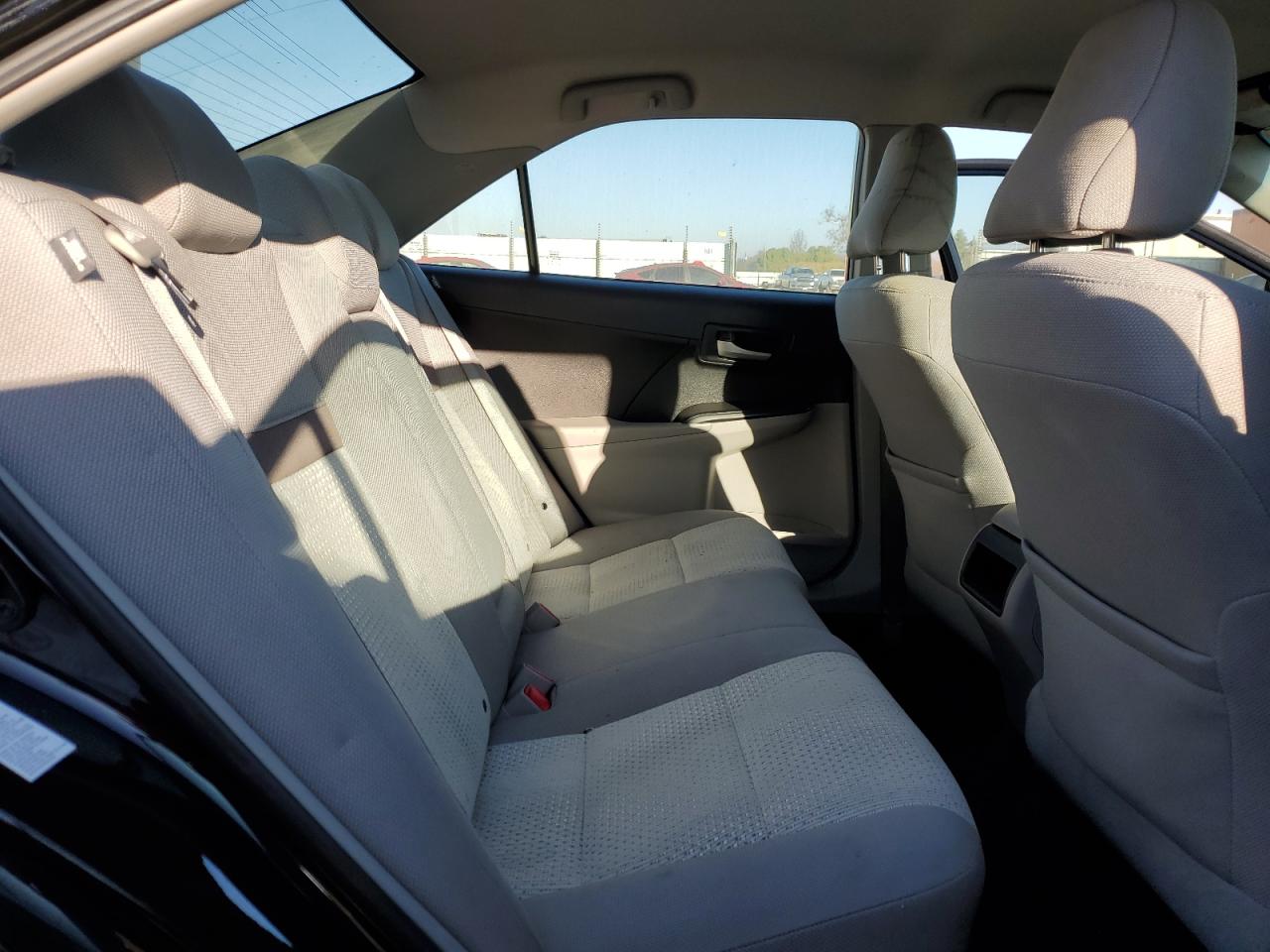 2014 Toyota Camry - Image 11