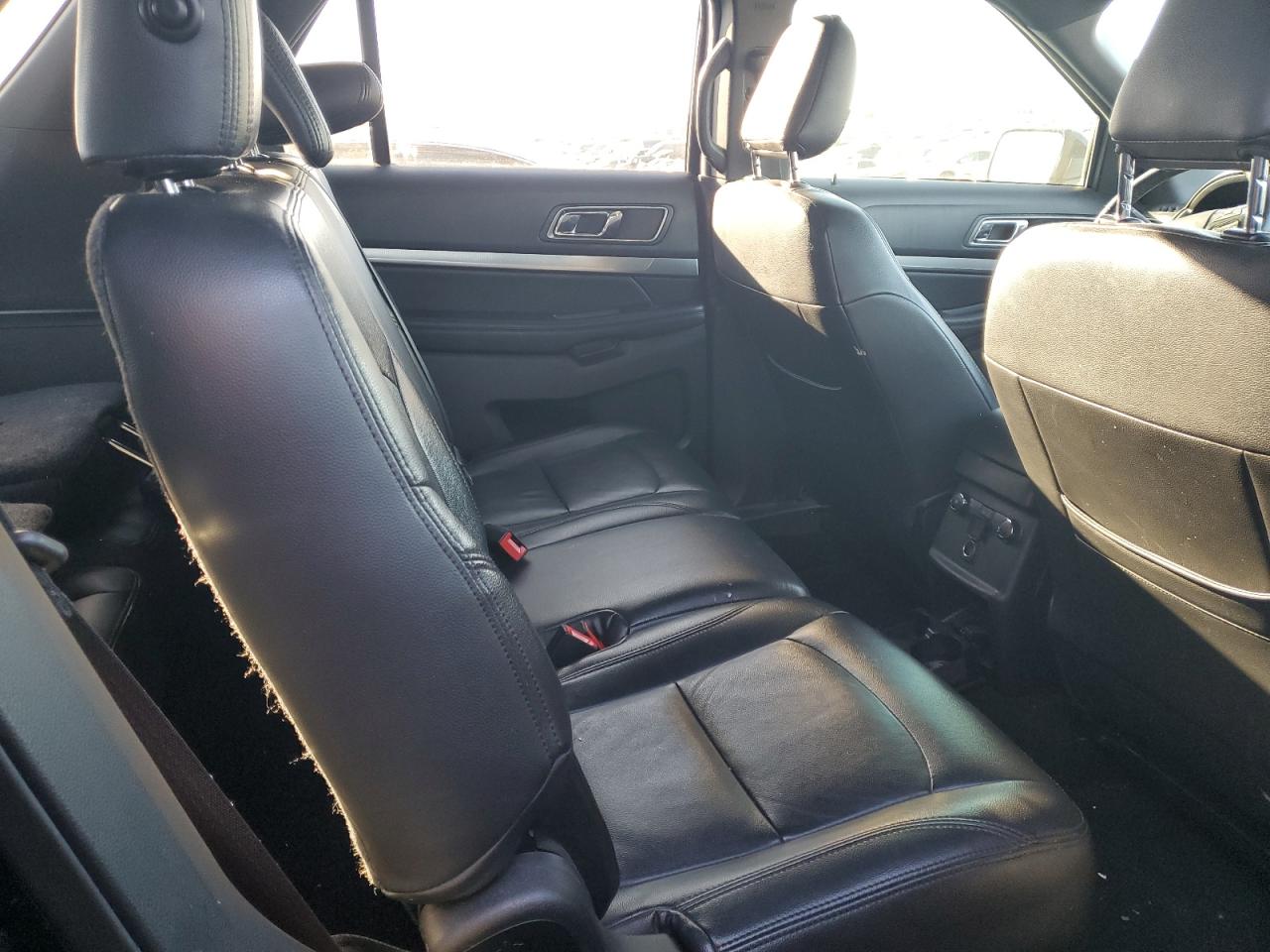 2018 Ford Explorer - Image 11