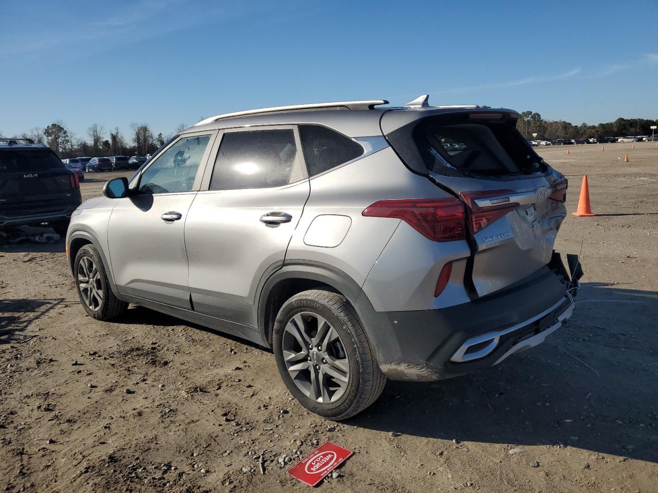 2022 Kia Seltos - Image 2