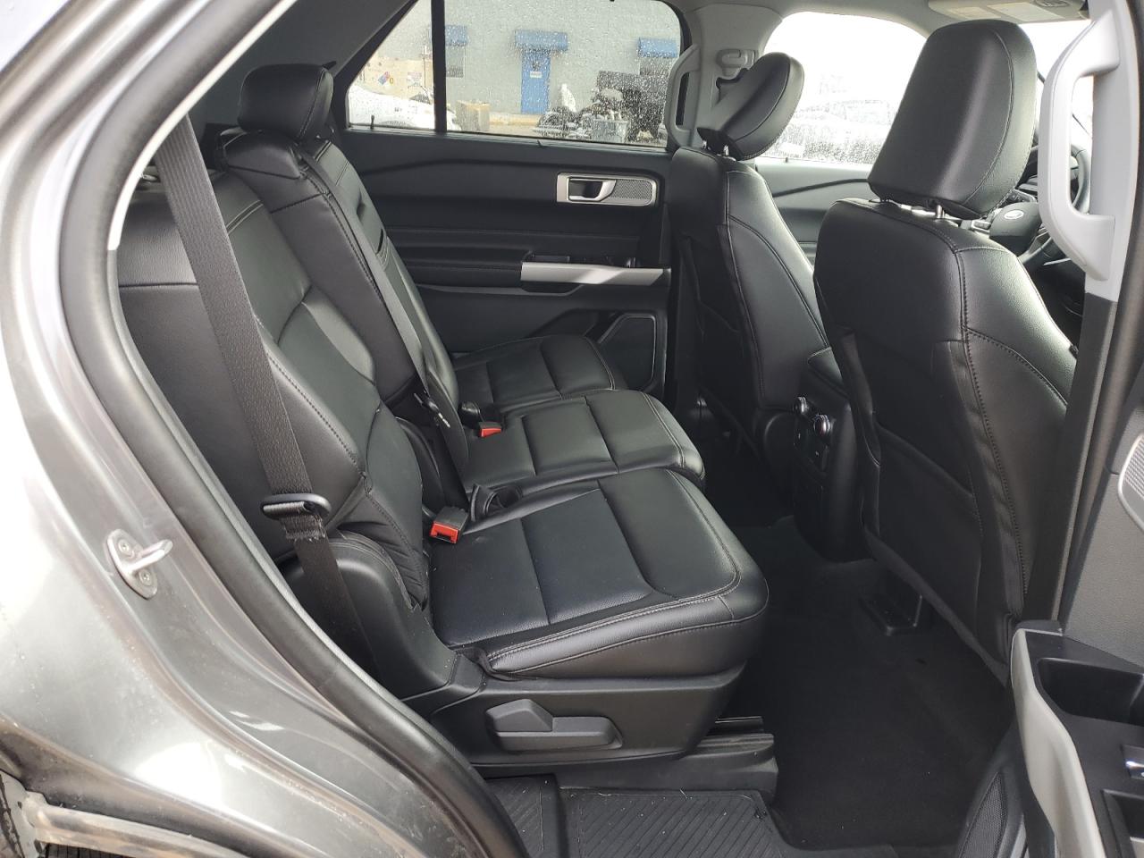 2023 Ford Explorer - Image 11