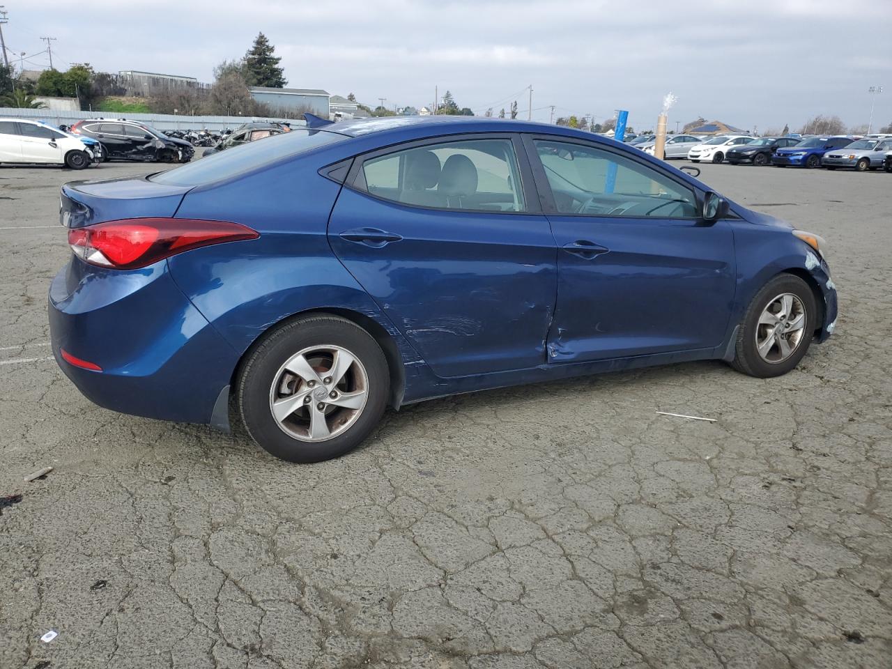 VIN 5NPDH4AE7FH645669 2015 HYUNDAI ELANTRA no.3