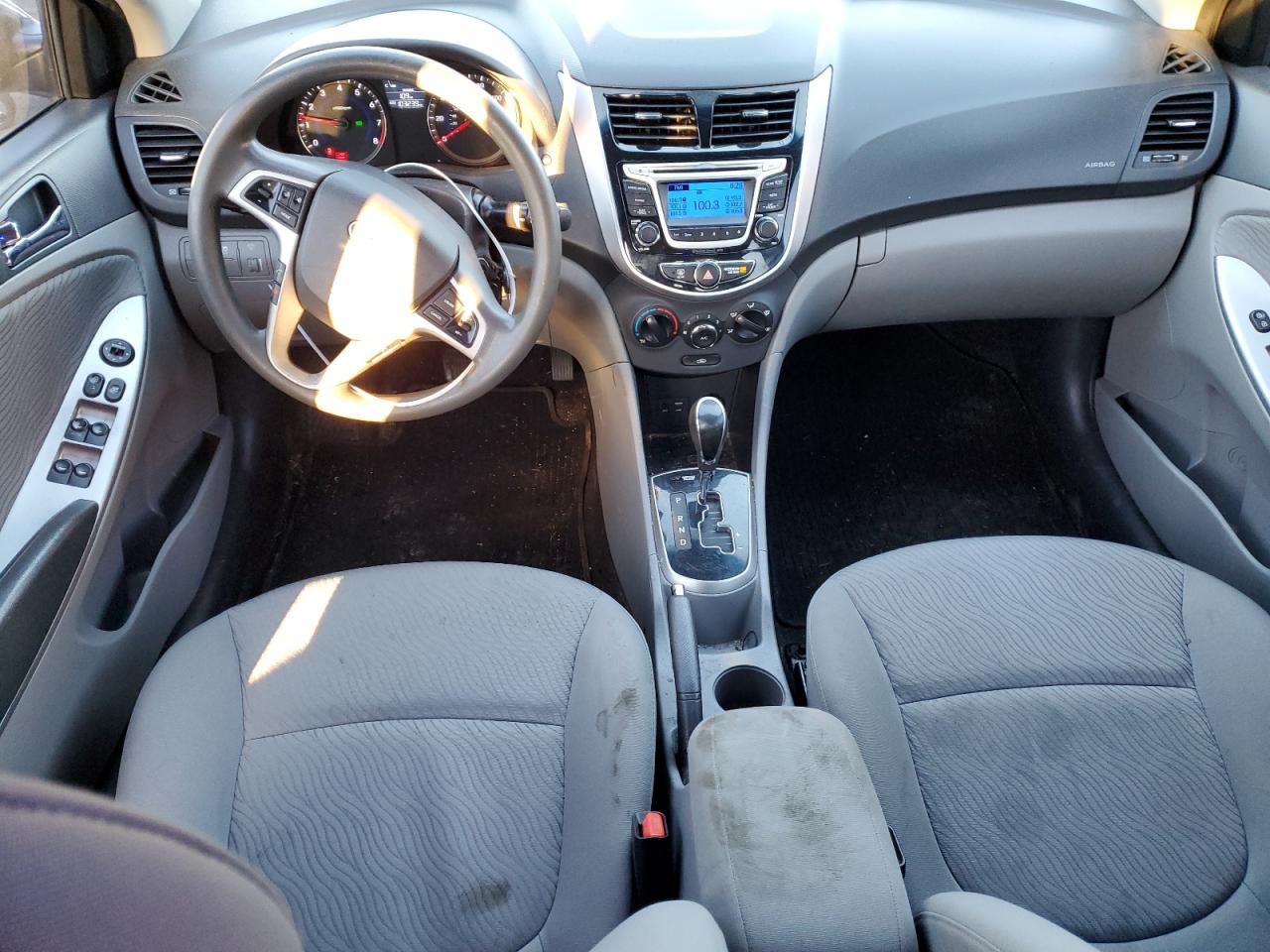 2014 Hyundai Accent - Image 8