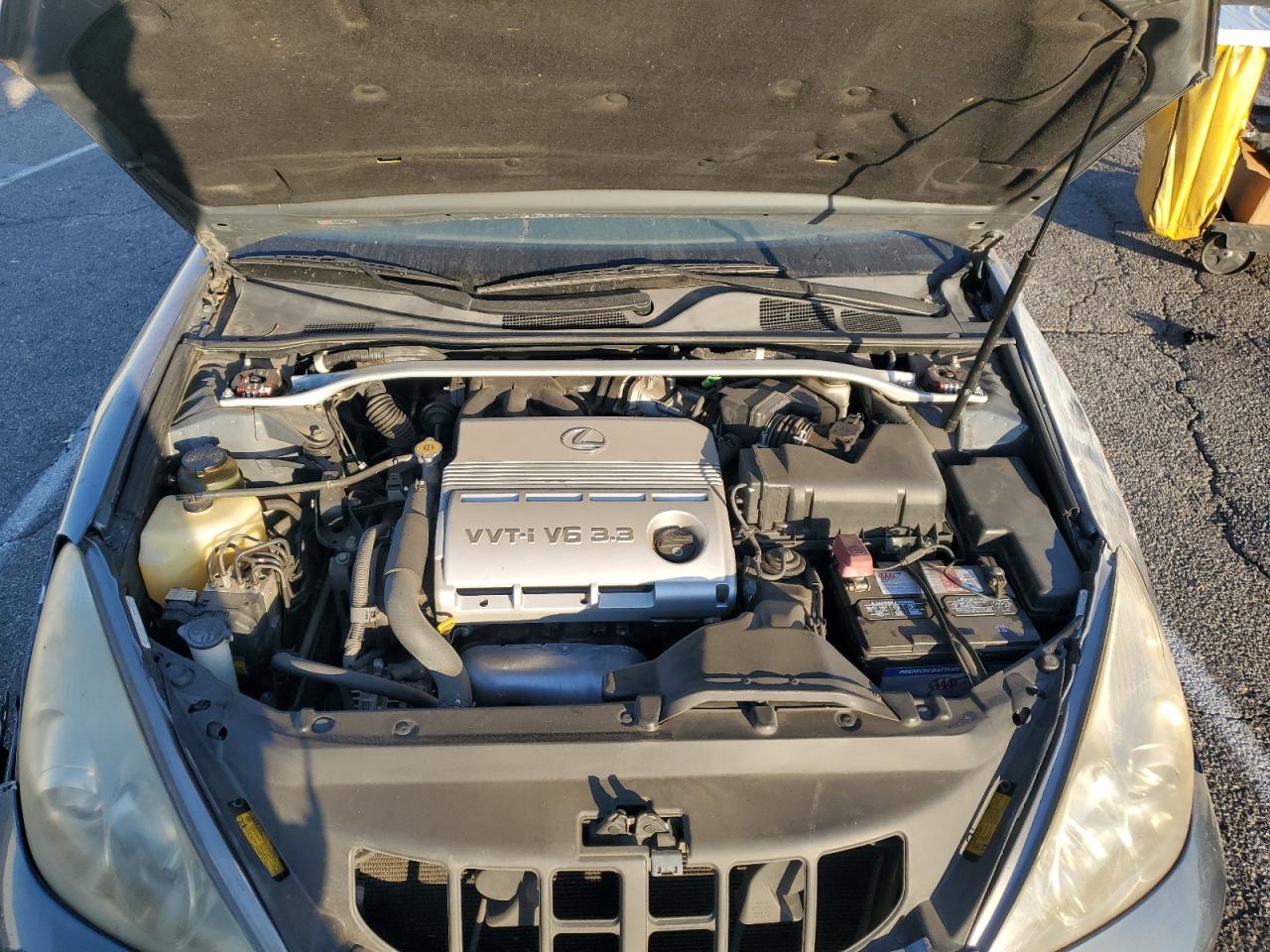2005 Lexus ES - Image 11