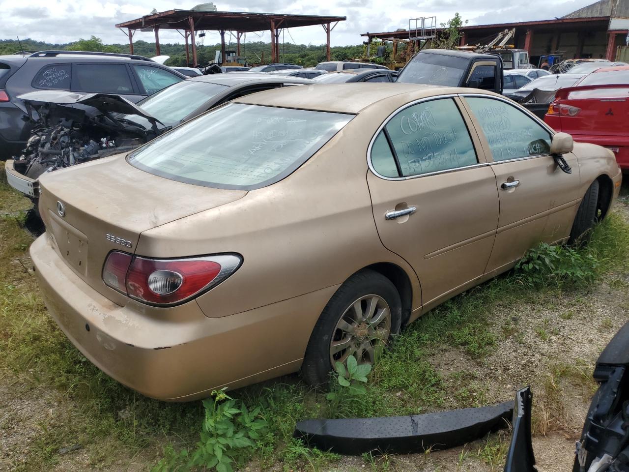 2004 Lexus ES - Image 2