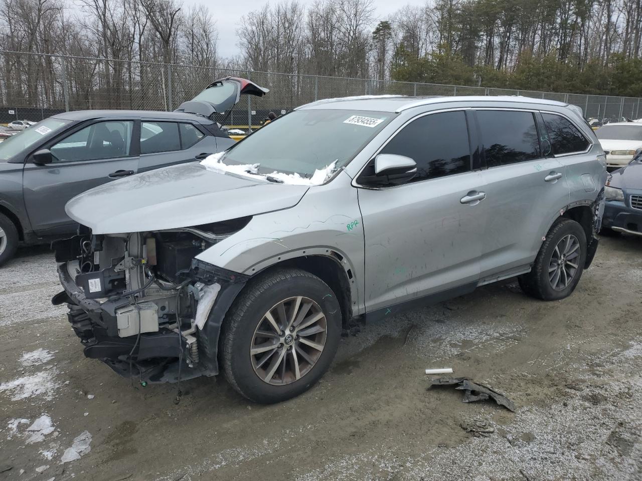 2019 Toyota Highlander - Image 1