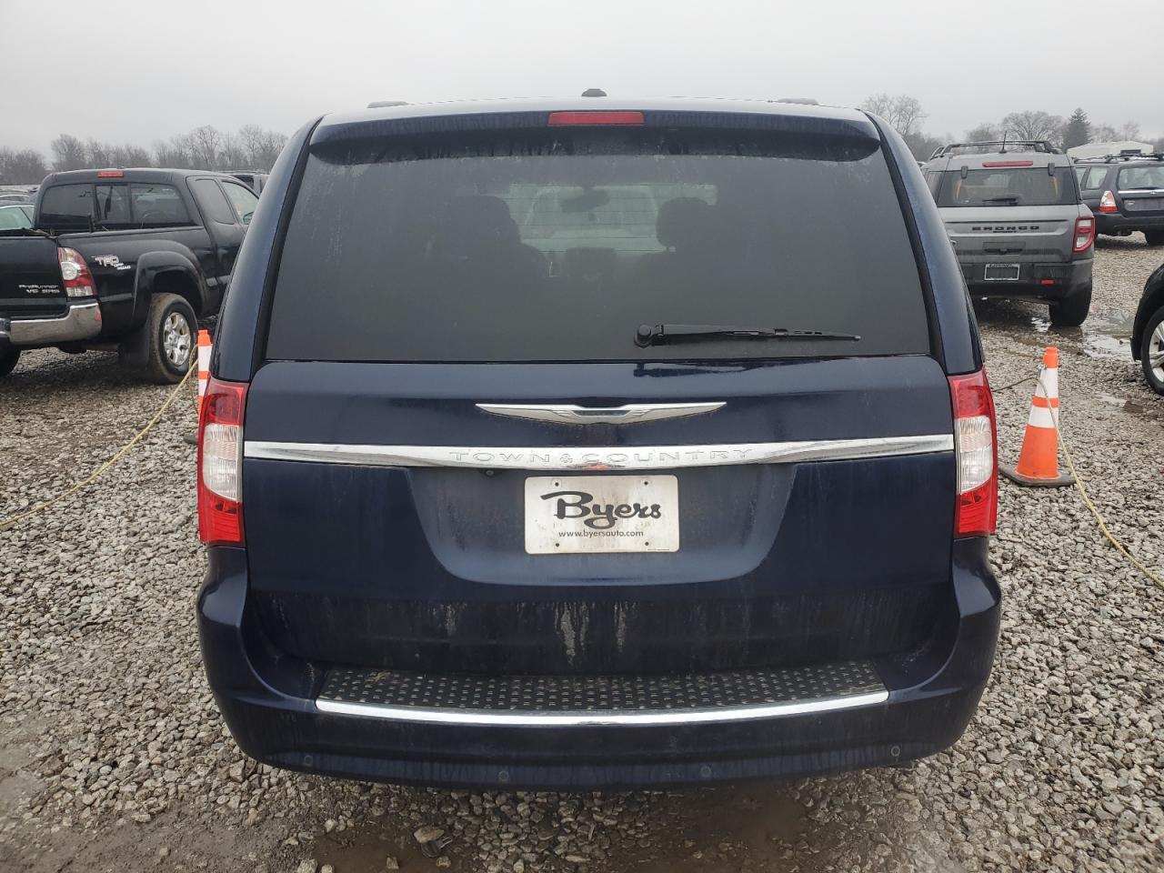 2013 Chrysler Town & Country - Image 6