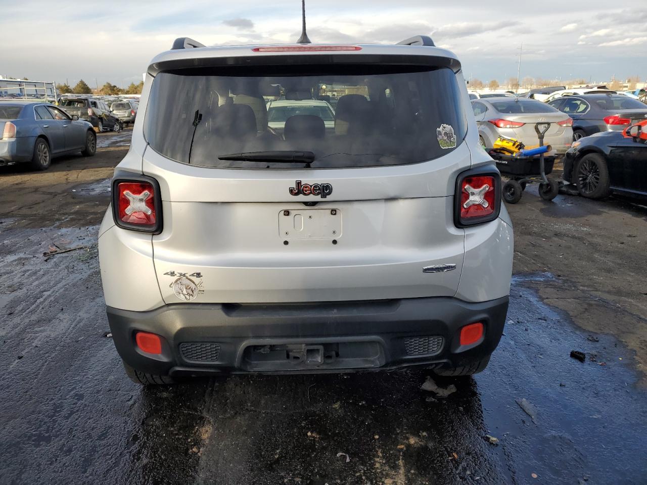 2016 Jeep Renegade - Image 6