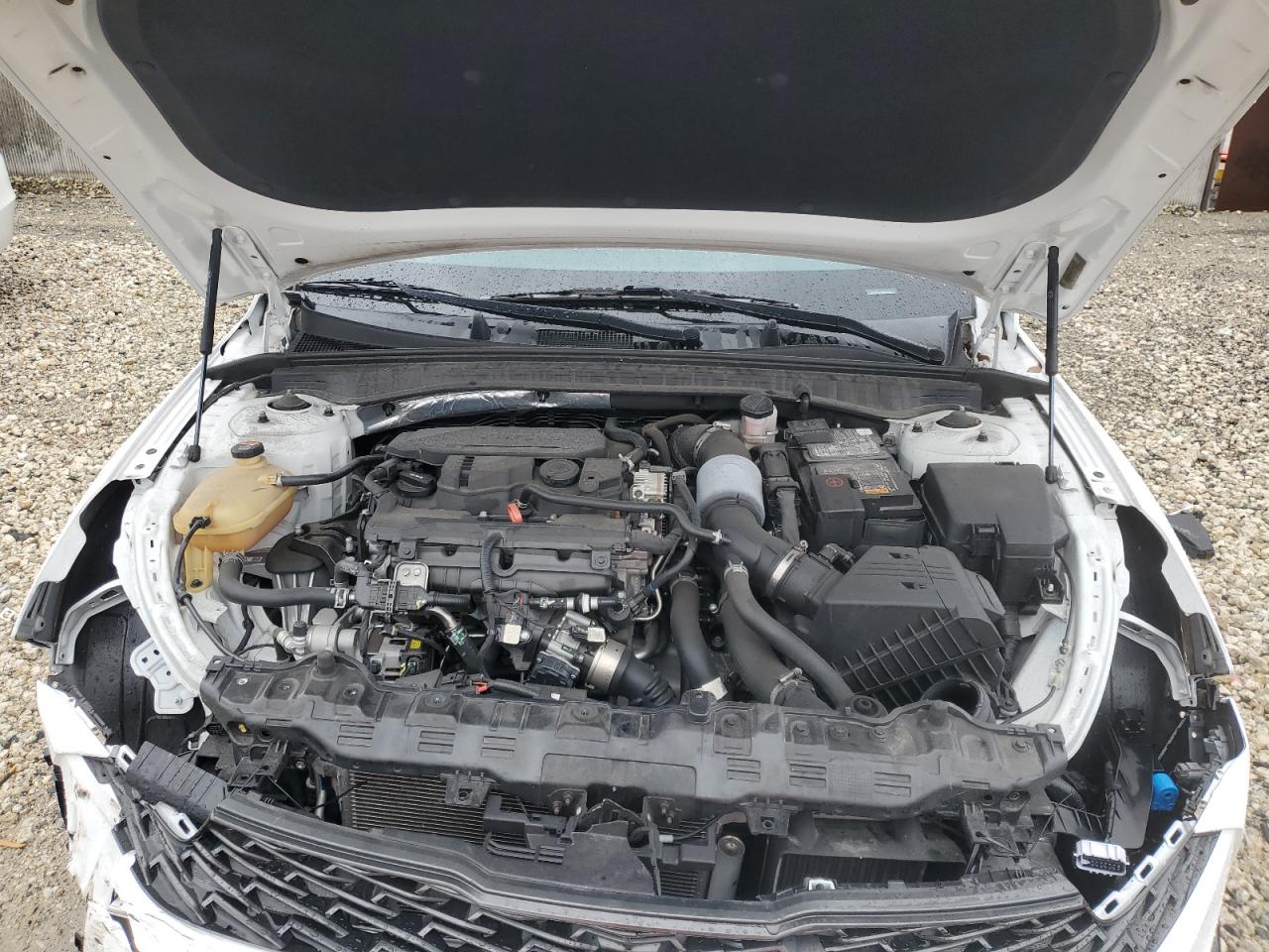 2022 Kia K5 - Image 11