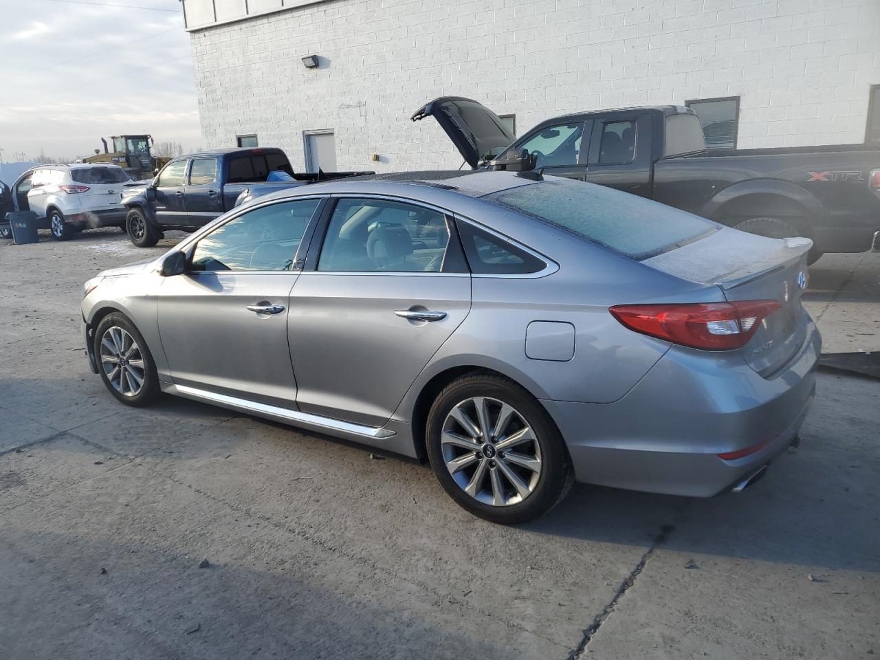 2016 Hyundai Sonata - Image 2