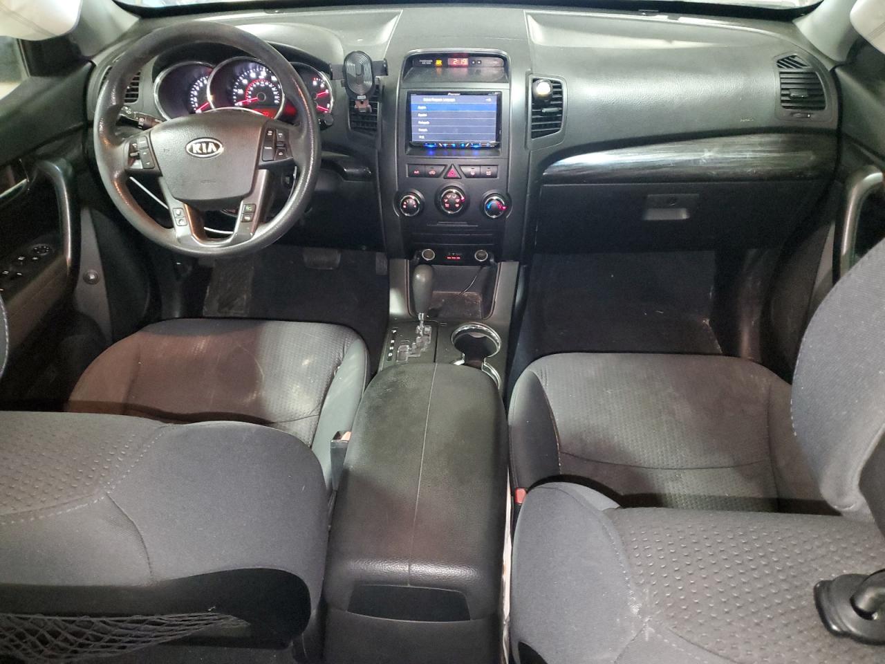 2011 Kia Sorento - Image 8