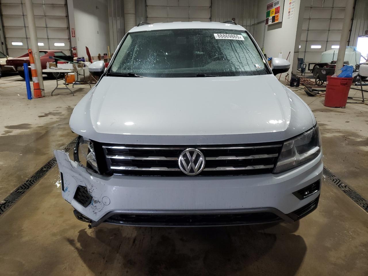 2018 Volkswagen Tiguan - Image 5