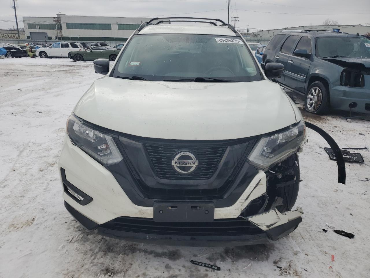 2018 Nissan Rogue - Image 5
