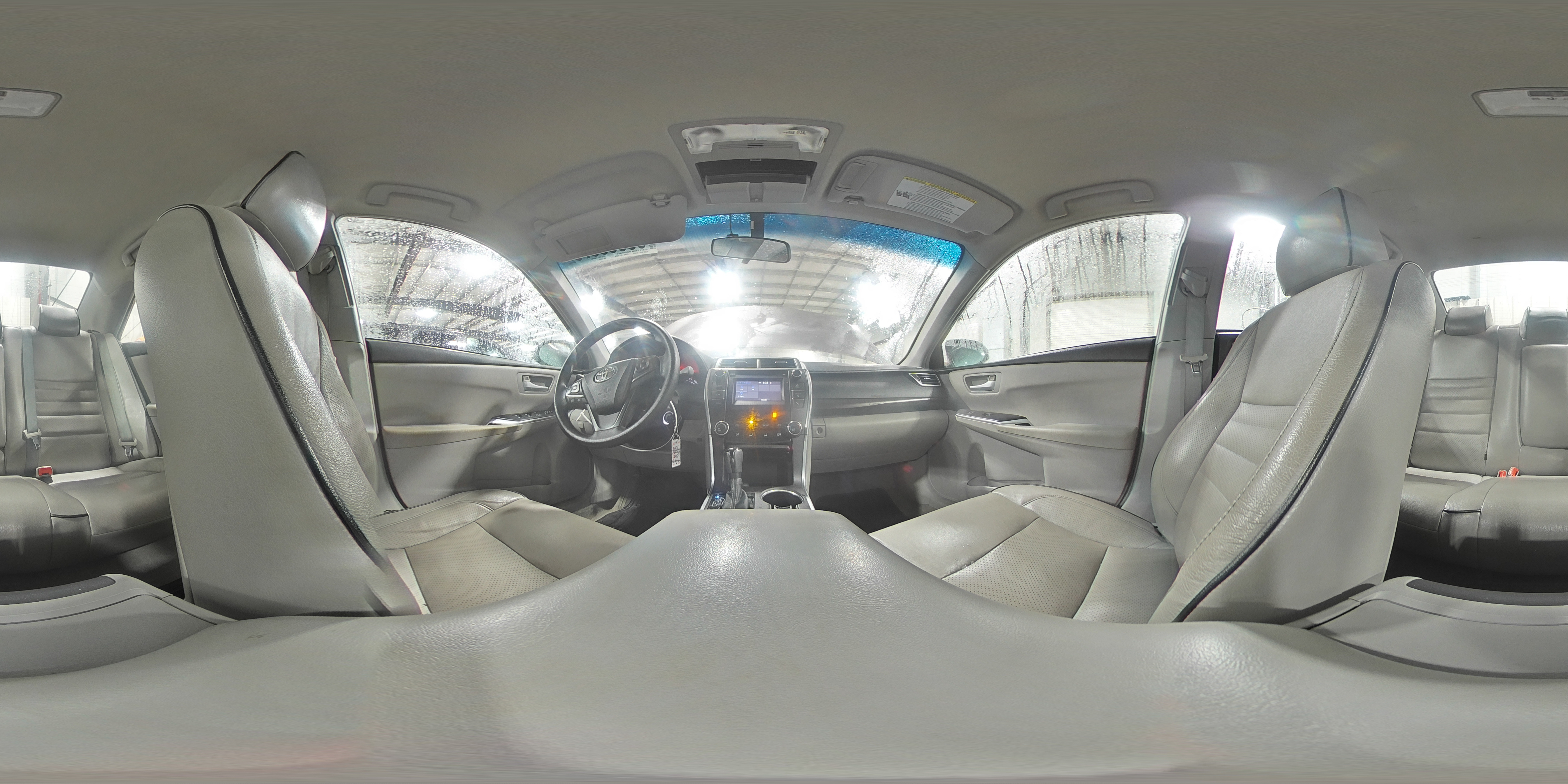 2015 Toyota Camry - Image 14