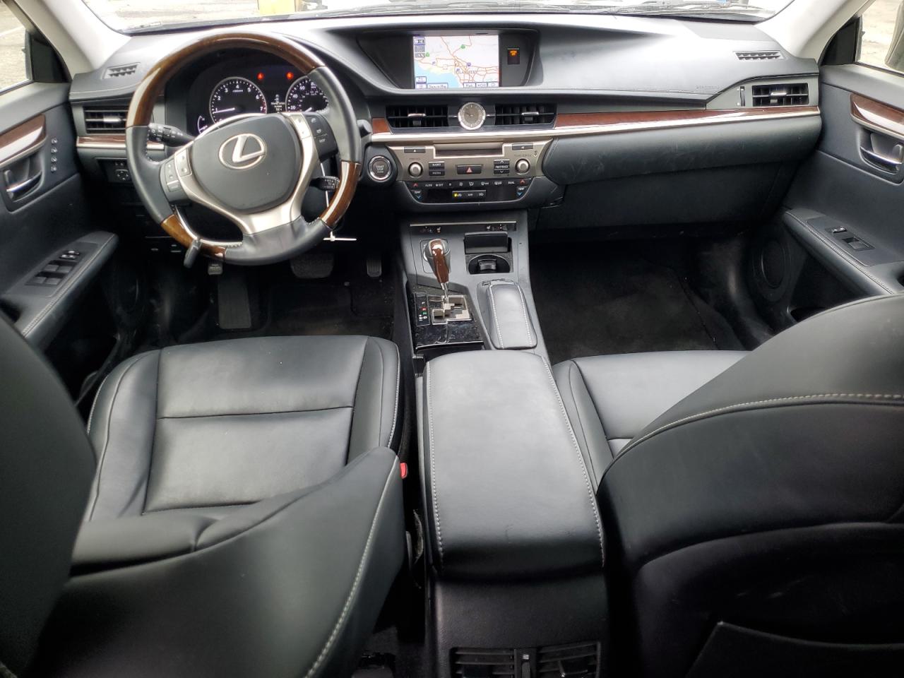 2013 Lexus ES - Image 8