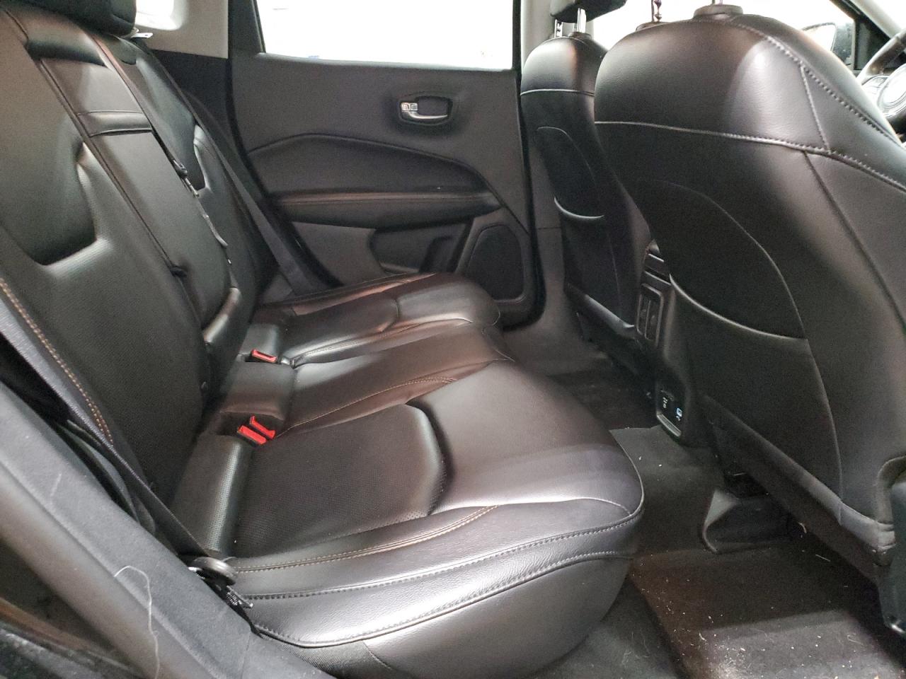 2017 Jeep Compass - Image 11