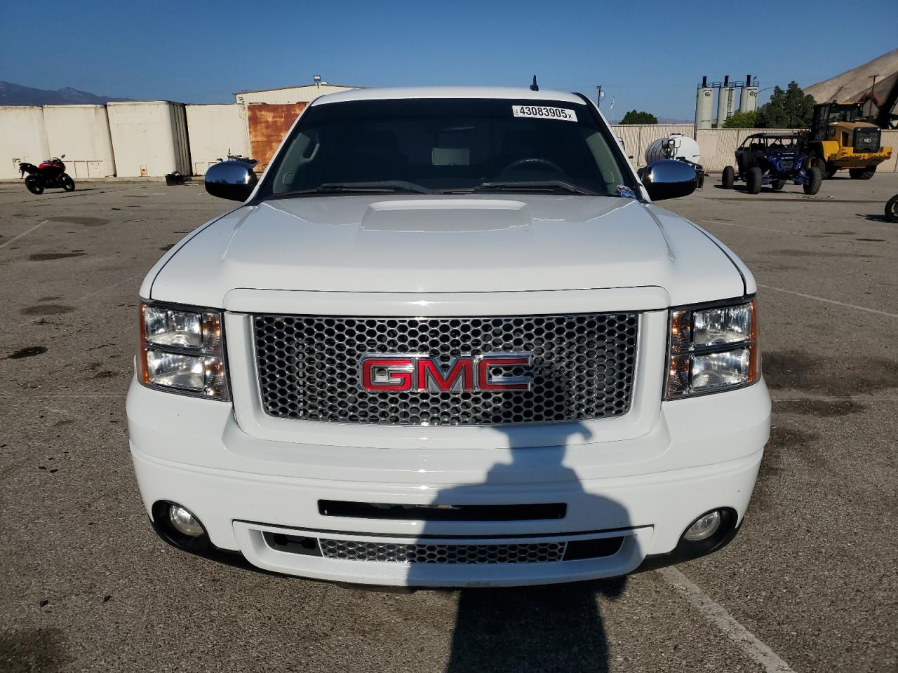 2011 GMC Sierra - Image 5