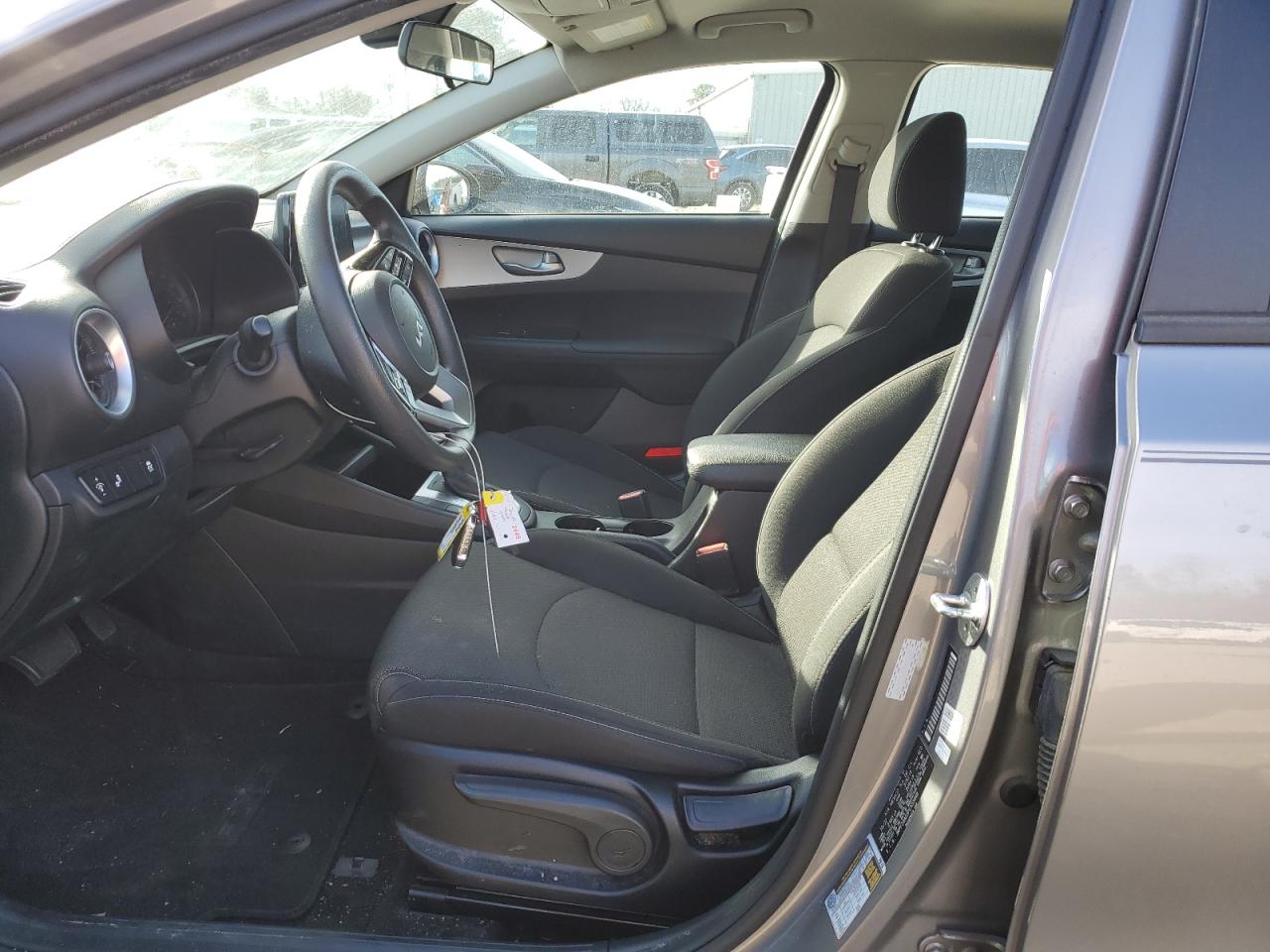 2023 Kia Forte - Image 7