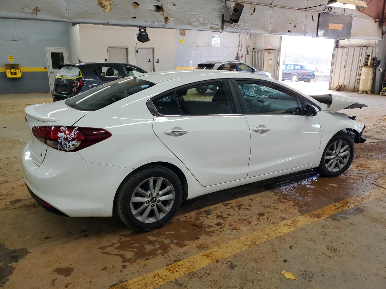 2017 Kia Forte - Image 3