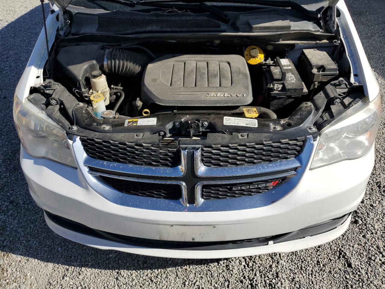 2017 Dodge Caravan - Image 12