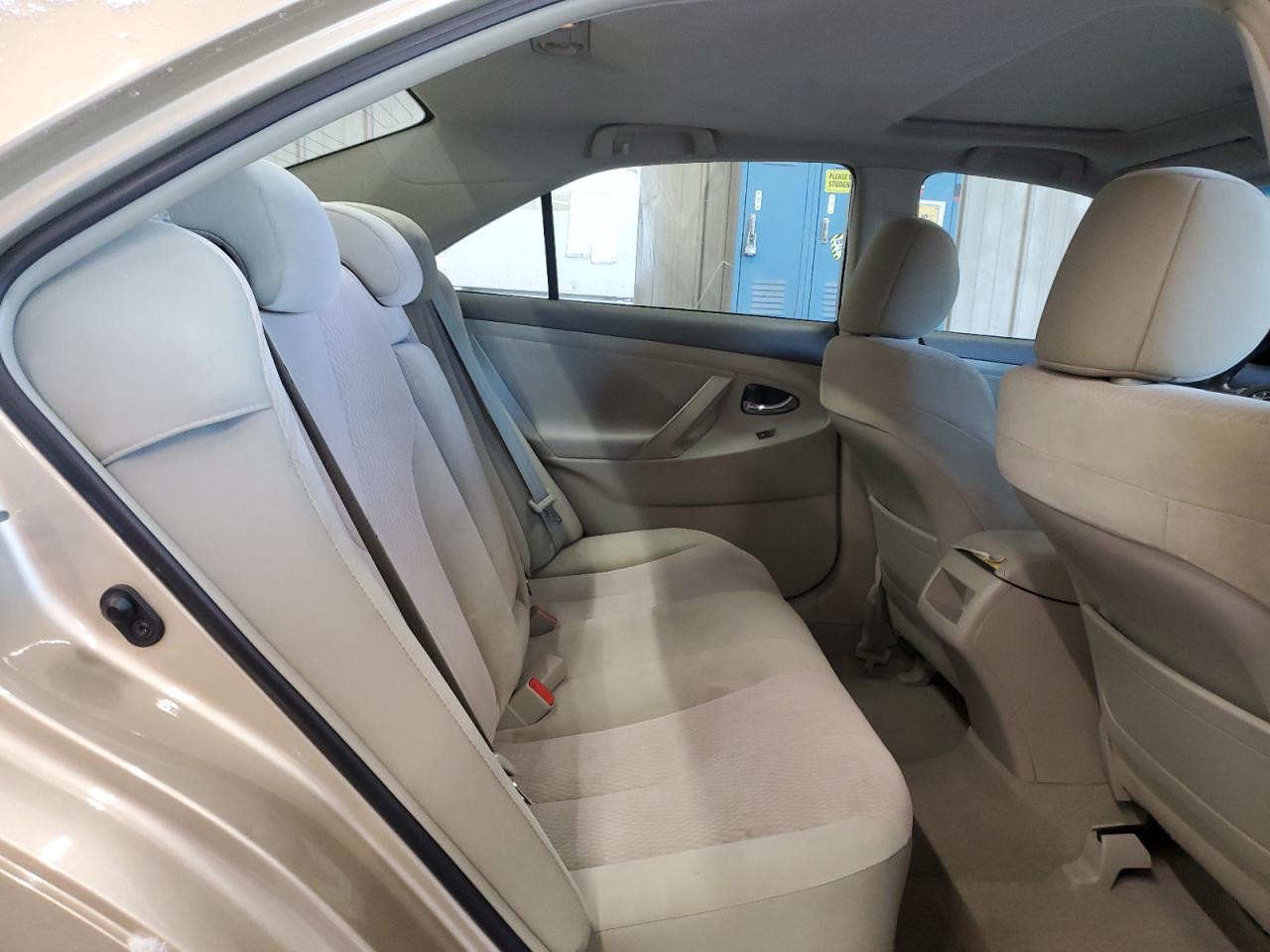 2011 Toyota Camry - Image 10
