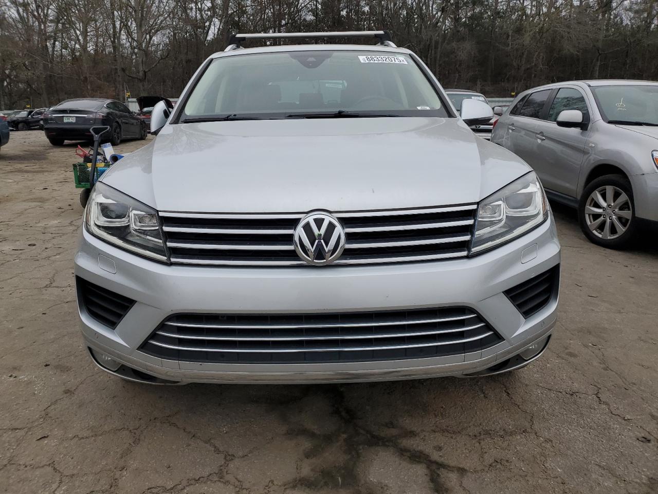 2016 Volkswagen Touareg - Image 5
