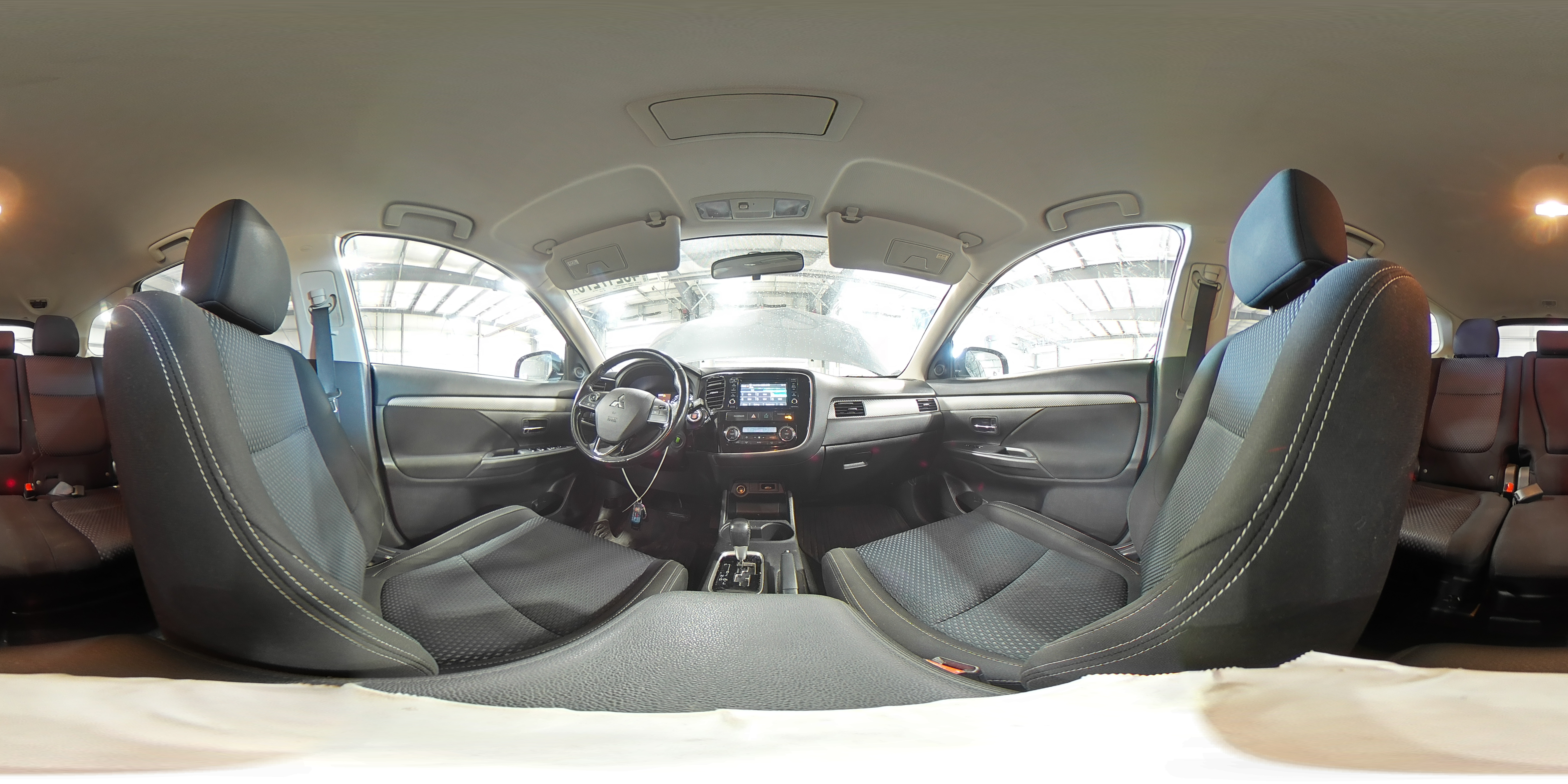2016 Mitsubishi Outlander - Image 15